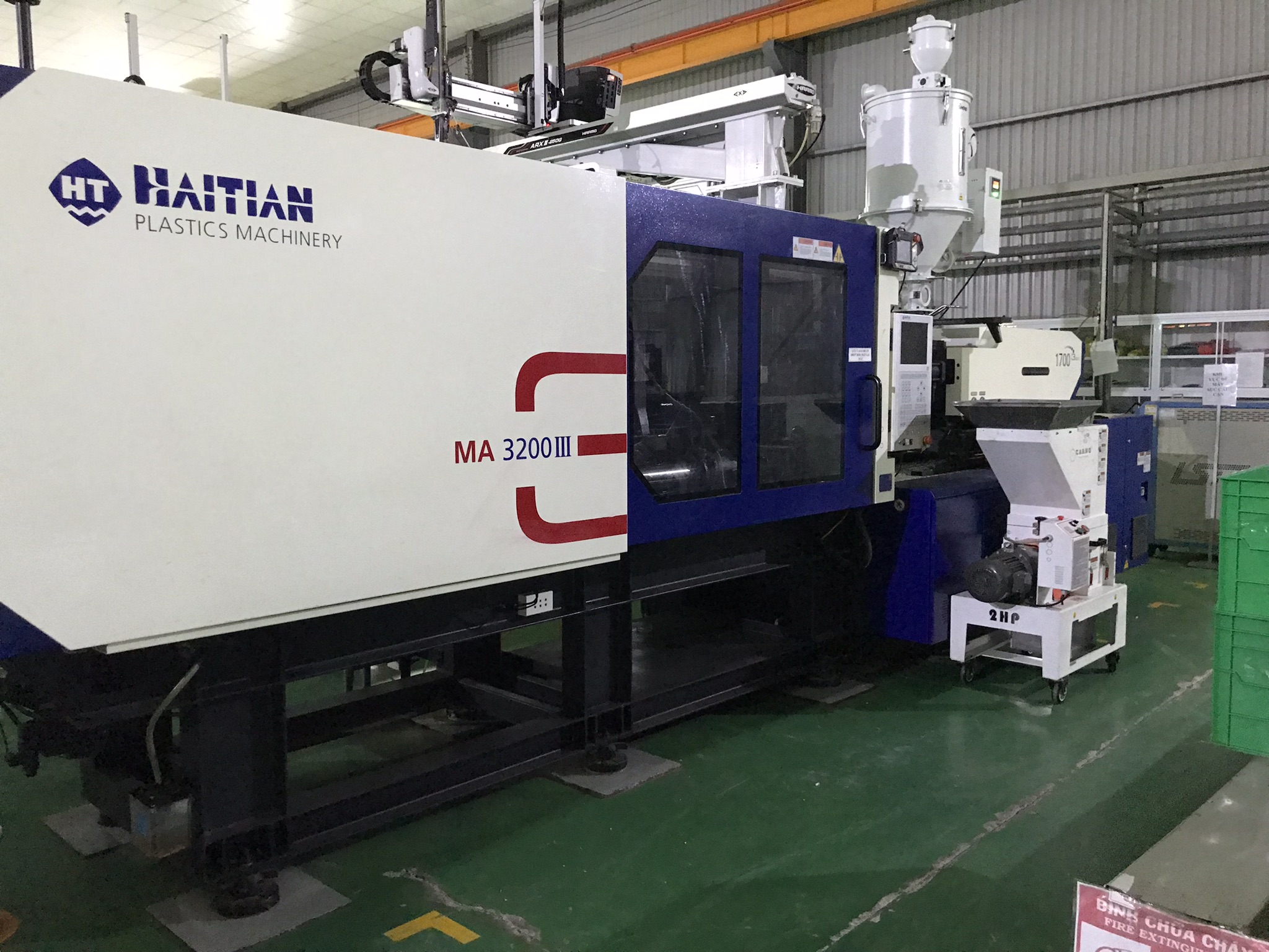 plastic injection machine (11).JPEG